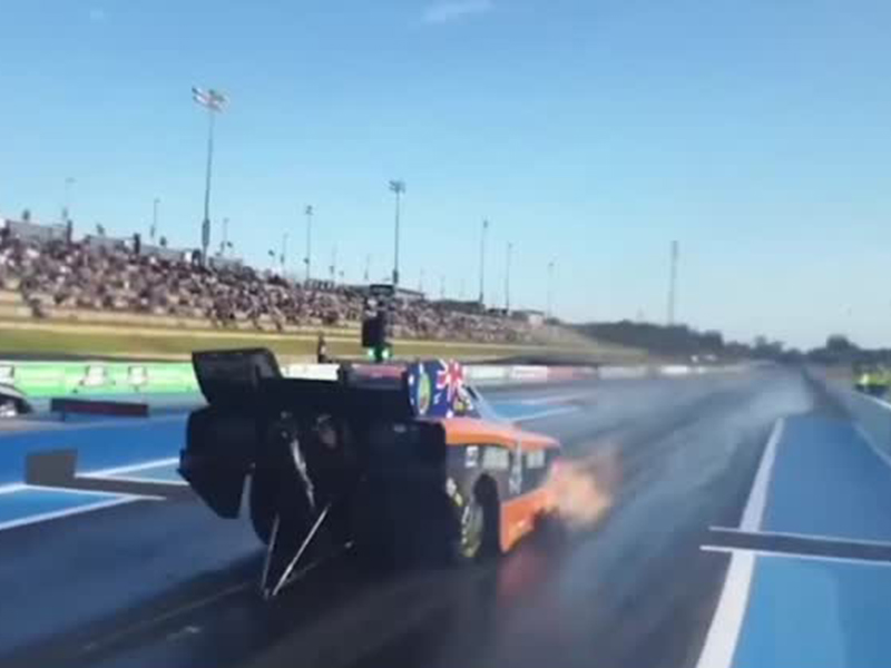 اضغط لمشاهدة الفيديو: لحظة انفجار سيارة سباق في أستراليا